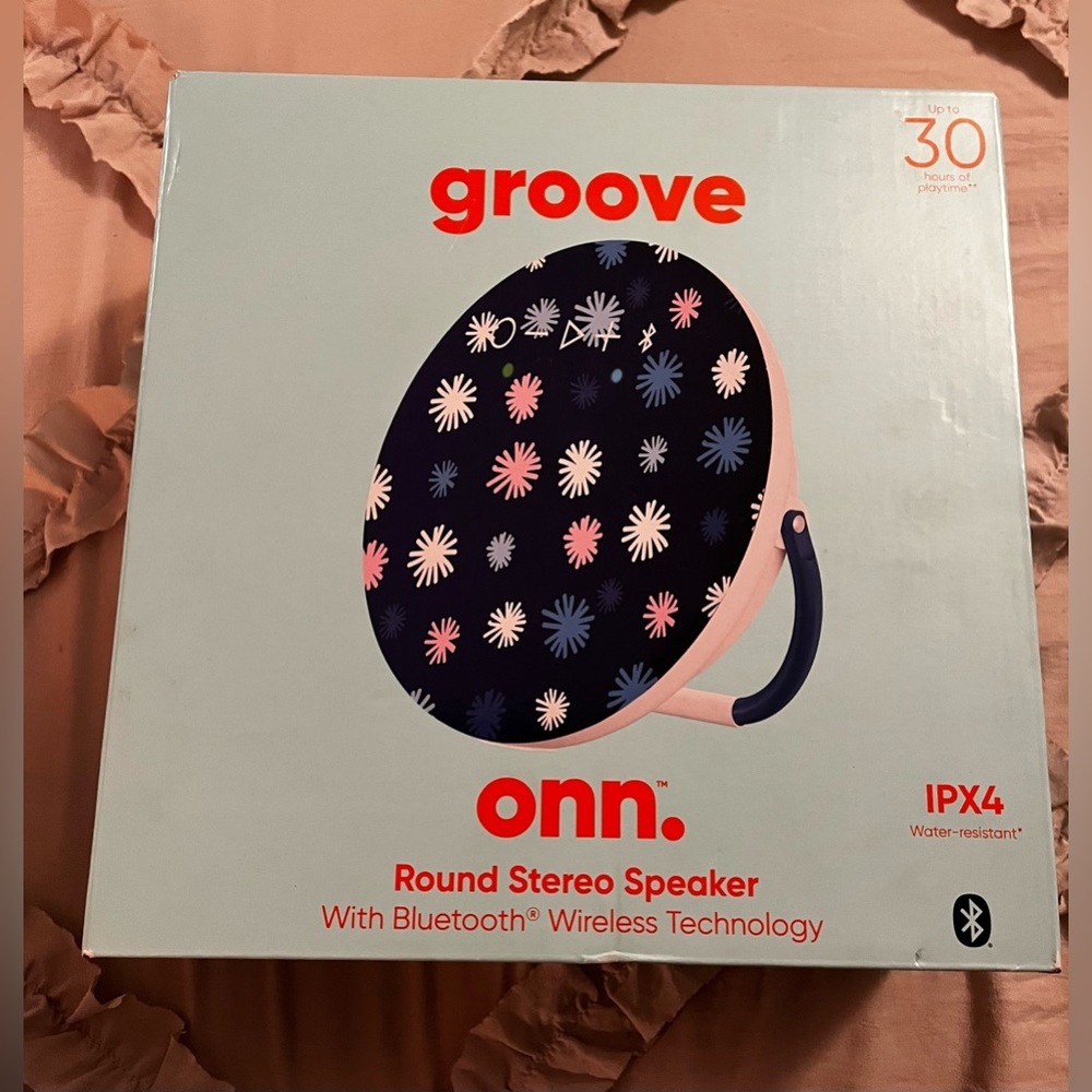 Groove Onn. Round Stereo Speaker IPX4 - Black and Pink